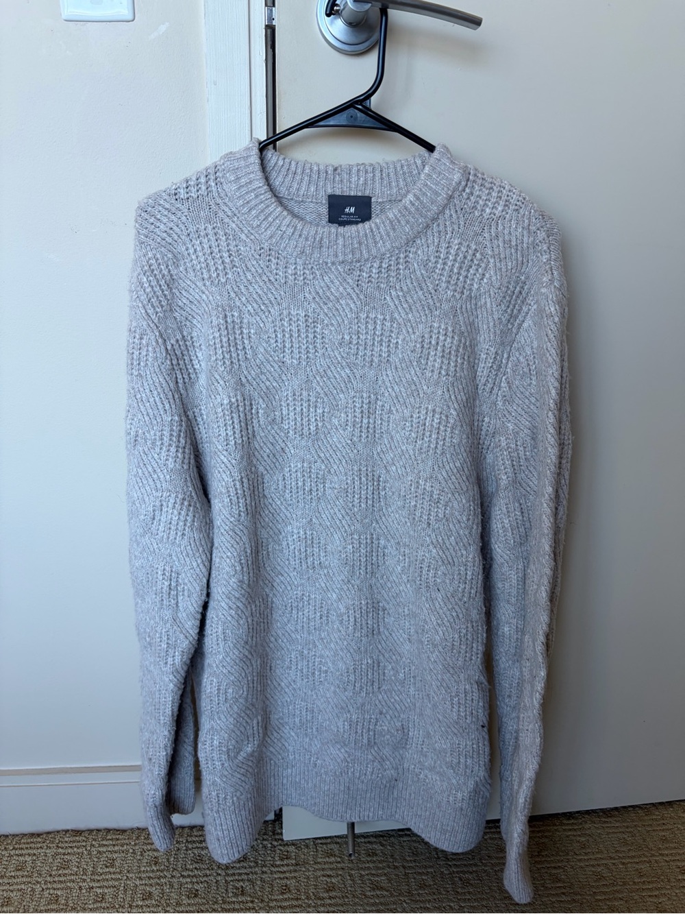H&M Men’s Light Gray Textured Crewneck Sweater